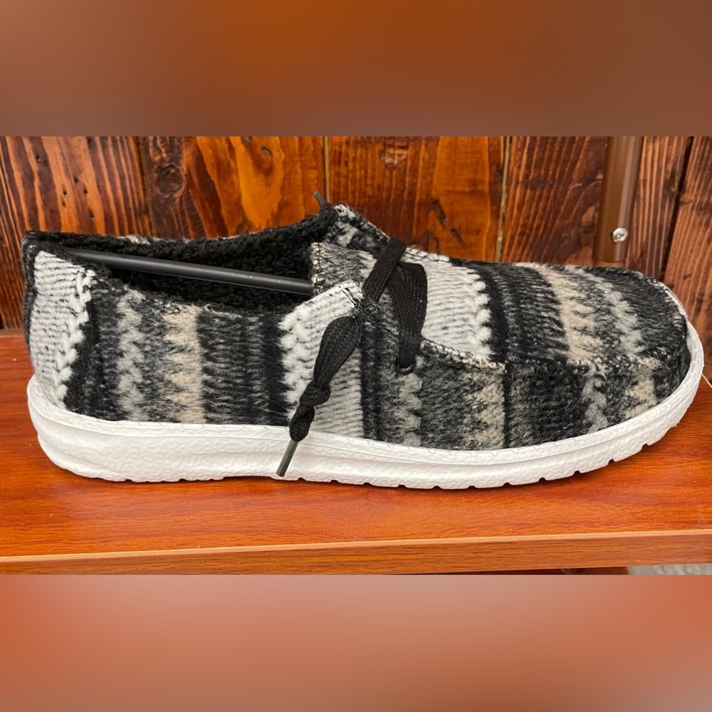 Gypsy Jazz slip-ons